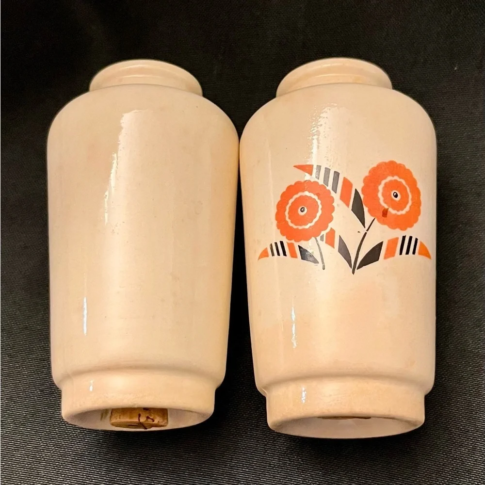 VTG Universal Potteries Seminole Salt & Pepper Shakers Art Deco Orange Kitchen